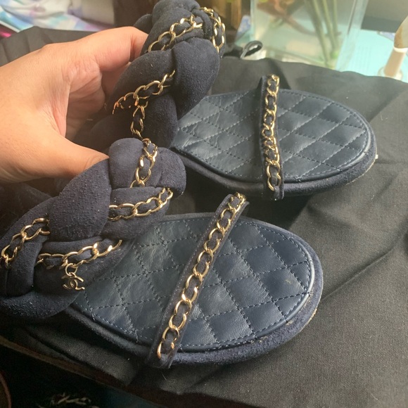 Chanel - Picture 2 of 11